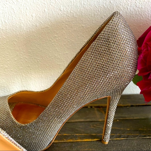 Badgley Mischka iridescent glitter/shiny metallic heels (size 6).🌹 - Picture 14 of 16